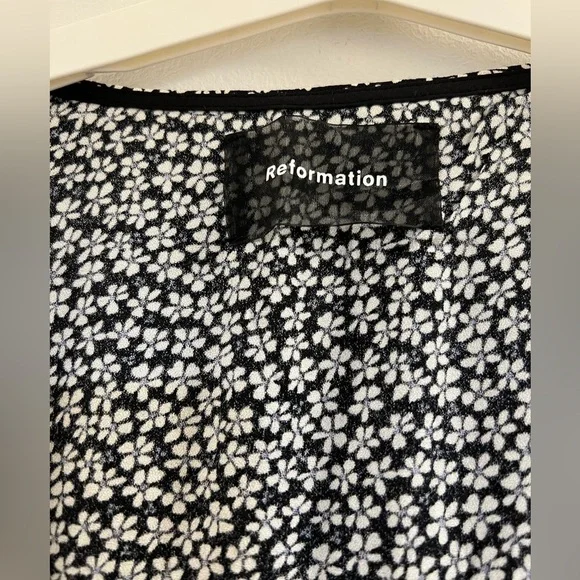 9. Reformation Jorja Top in Ansel - Picture 16 of 16